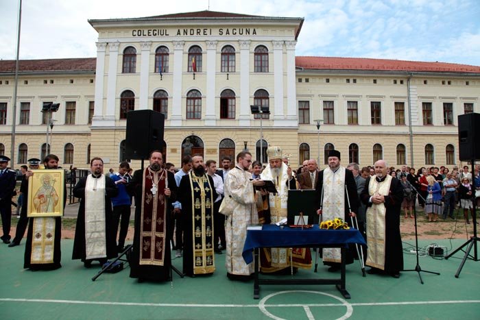Binecuvântări arhiereşti la început de an şcolar 90979