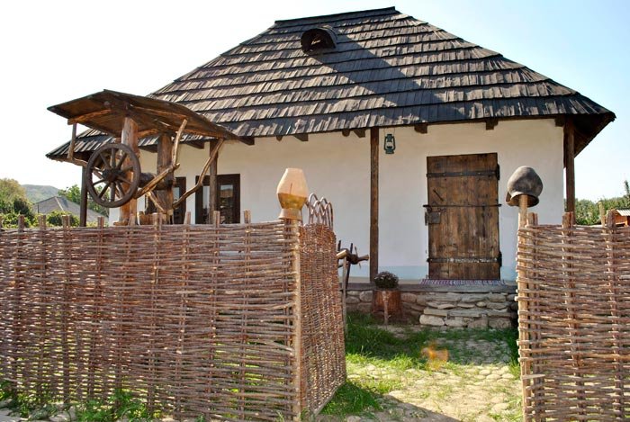 A fost inaugurată expoziţia etnografică „Casa Bunicilor“ 91002