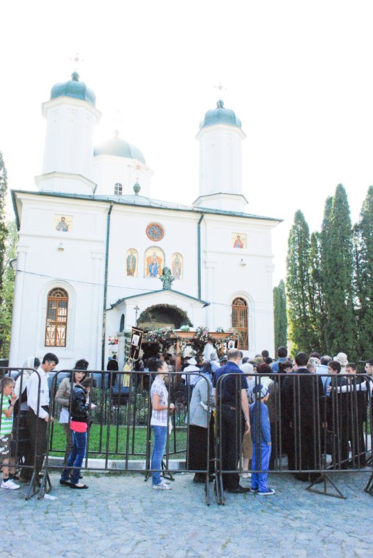 Moaştele Sfintei Muceniţe Filofteia în Arhiepiscopia Râmnicului 91056