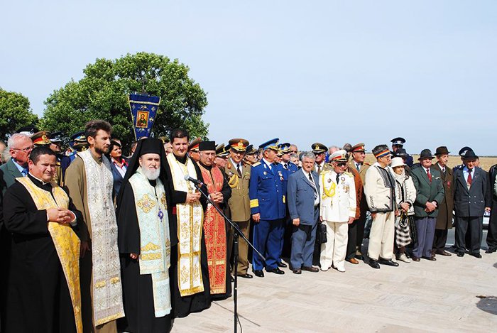 Comemorarea eroilor căzuţi în luptele de la Păuliş 91077