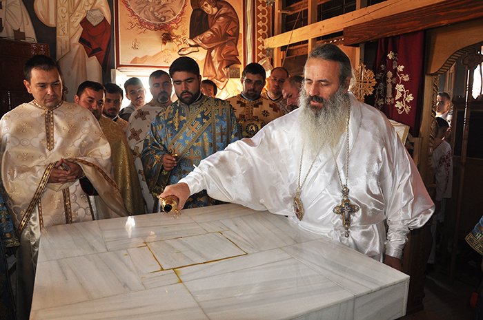 Sfinţire de biserică şi grădiniţă în localitatea ieşeană Traian 91078