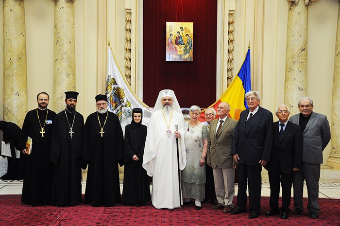 16 studii într-un volum omagial 91089