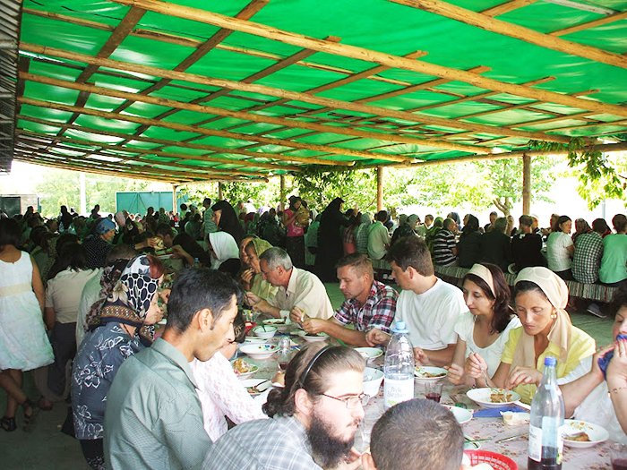 Filantropie la mănăstirile din zona Buhuşiului 91132