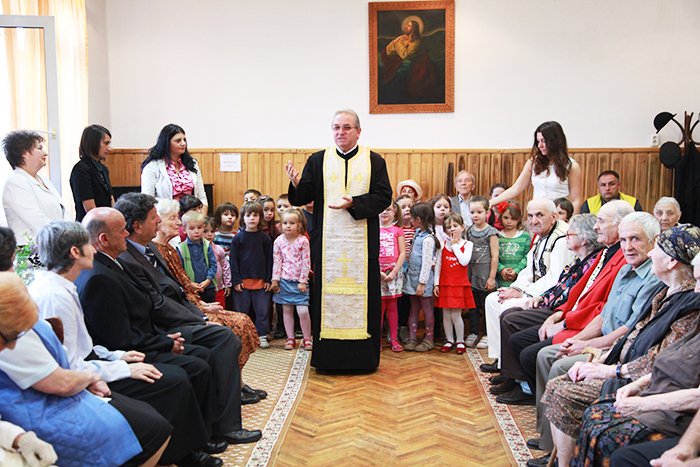 Întâlnire în artă cu vârstnicii din cămine 91145