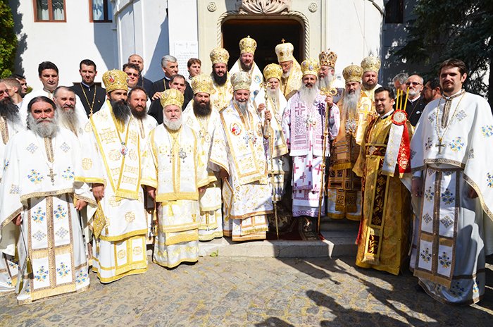 Sfântă Liturghie arhierească la Râmnic 91146