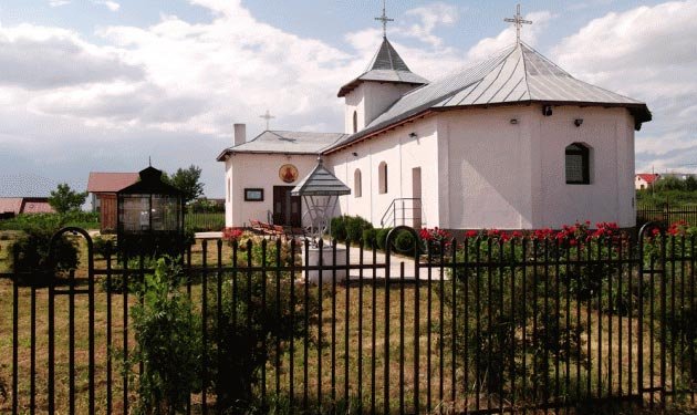 Parohia Ezăreni îşi serbează, astăzi, hramul 90099