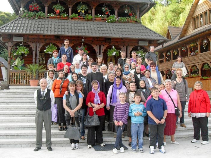 Pelerinaj la mănăstirile din Arhiepiscopia Timişoarei 90091