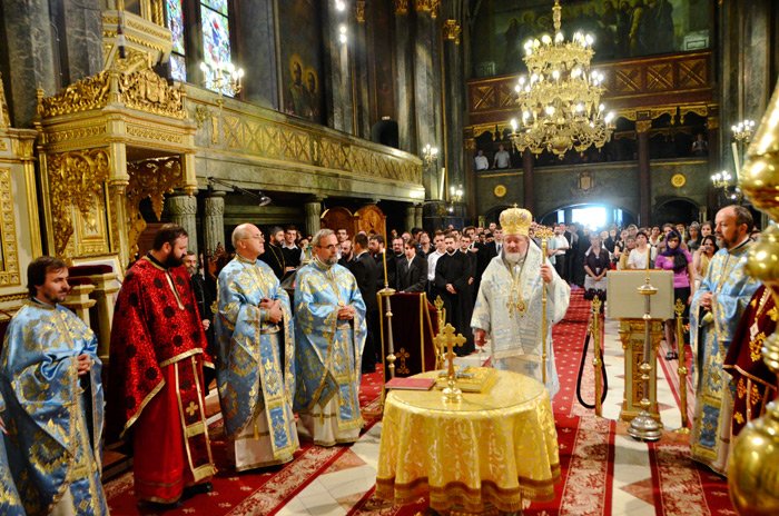 Început de an universitar pentru studenţii teologi 90070