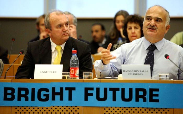 O dezbatere despre următorii 40 de ani 90082