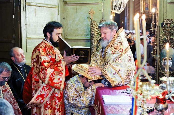 Punerea mâinilor 90009