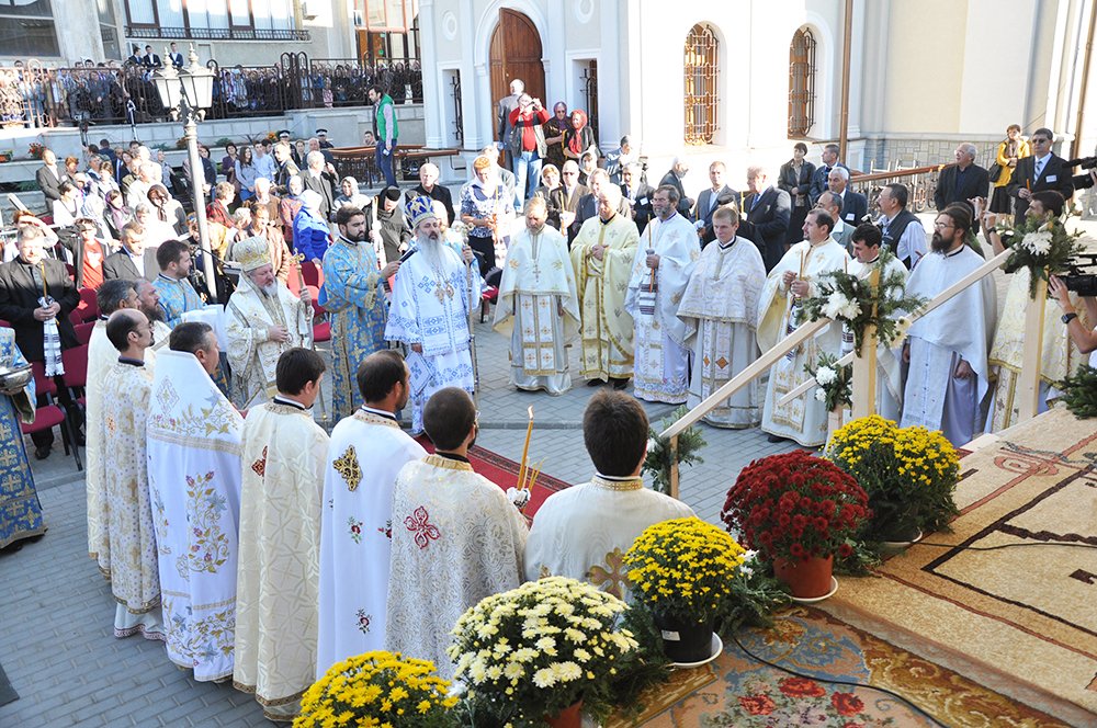 Schimbarea la faţă a Bisericii „Duminica tuturor sfinţilor“ - Banu din Iaşi 89975