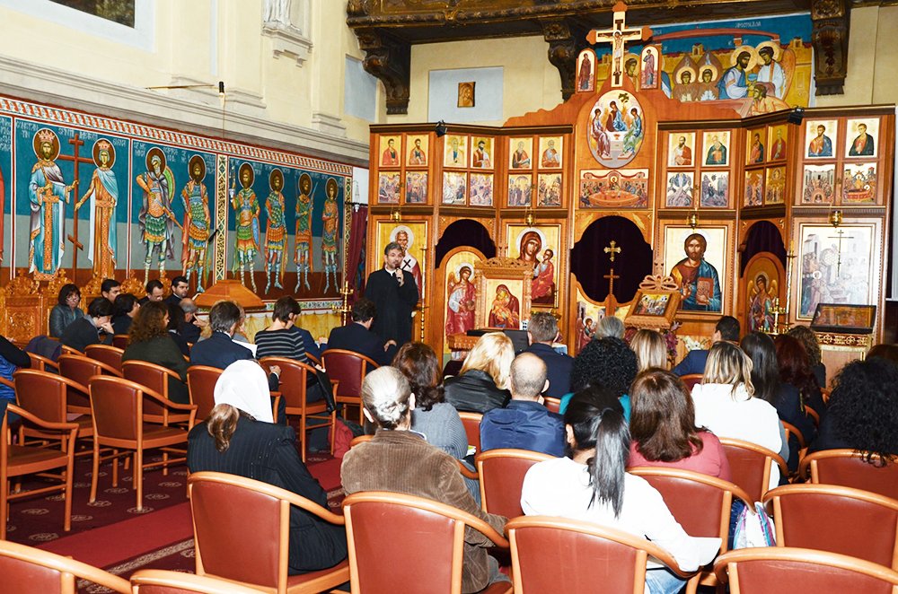 În sprijinul românilor din Torino 89944