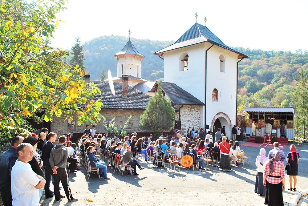 Întâlnire cu tinerii în Episcopia Severinului şi Strehaiei 89950