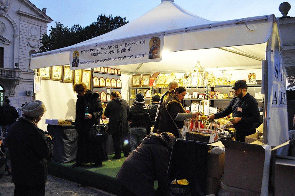 Obiecte de cult şi cărţi religioase în punctele de vânzare ale Arhiepiscopiei Iaşilor 89885