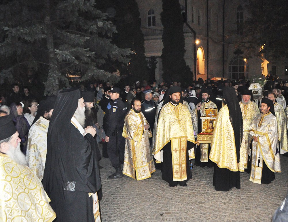 Pelerini, în aşteptarea sfinţilor 89883