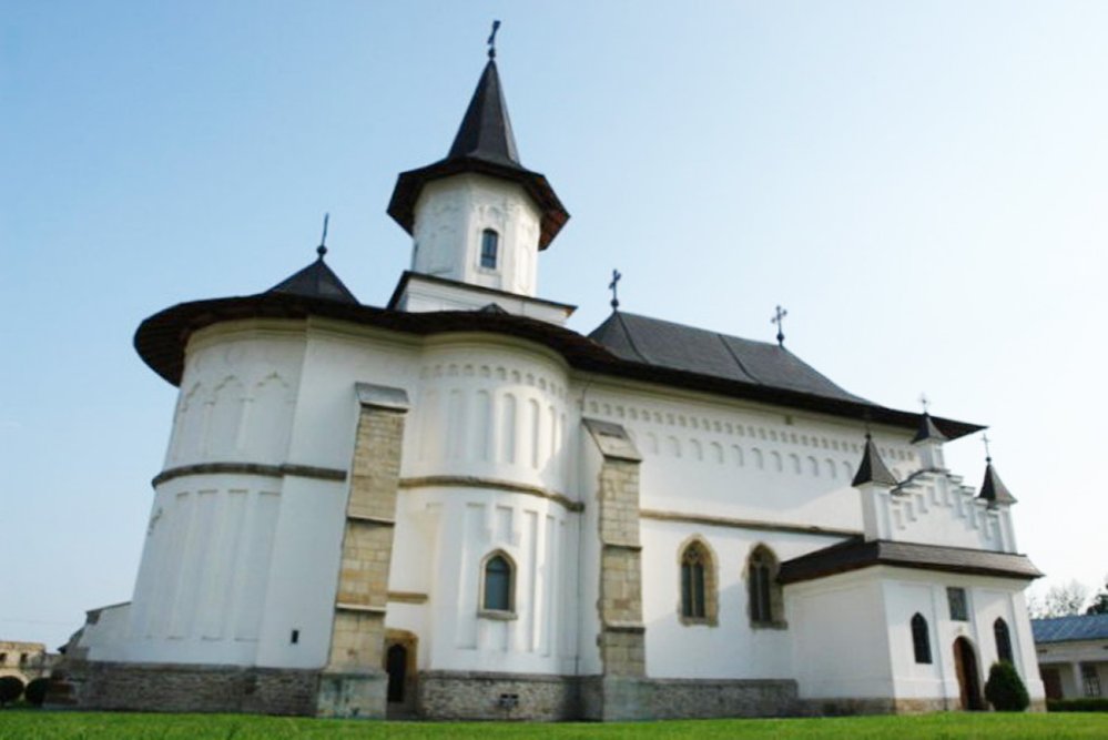 Hramul Catedralei arhiepiscopale din Roman 89816