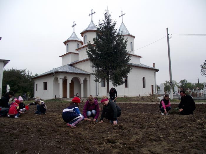 Miniproiectul „Inimă de copil“ la Parohia Costieni 89867