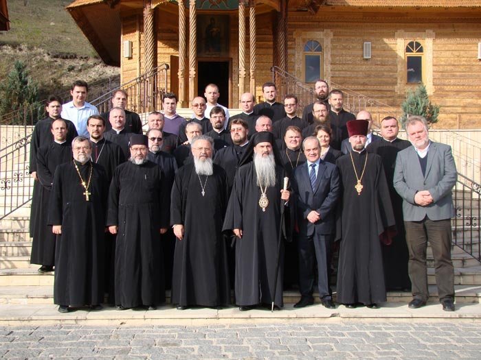 „Taina Sfântului Maslu ne reintegrează în comunitatea Bisericii“ 89880