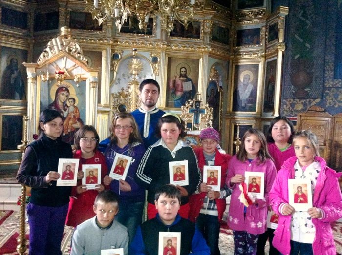 Daruri pentru copiii care vin la Sfânta Liturghie 89222