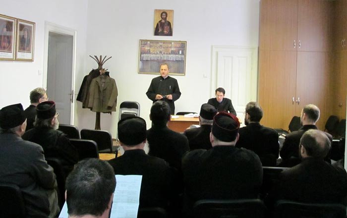 Meditaţii despre Sfânta Liturghie la Protopopiatul Sibiu 89221