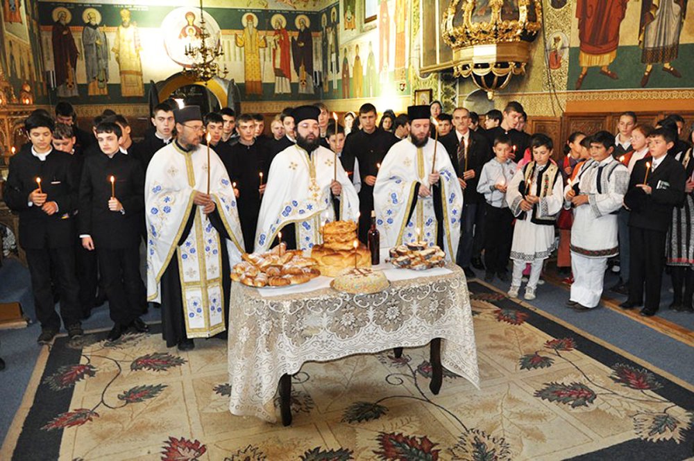 Mihail Sadoveanu, comemorat la Schitul Vovidenia 89248