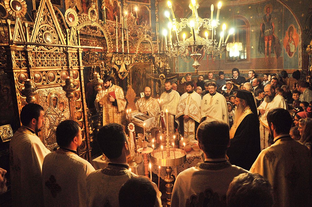 Prima Vecernie arhierească în parohia Ruseni 1 89249