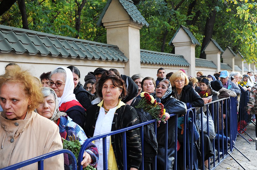 „Atunci când te rogi cu credinţă, sfinţii te aud“ 89331