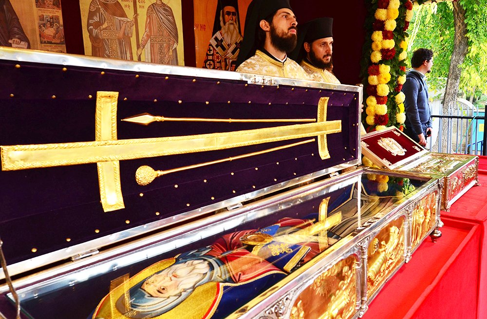 Un nou veşmânt pentru Sfântul Cuvios Dimitrie 89326