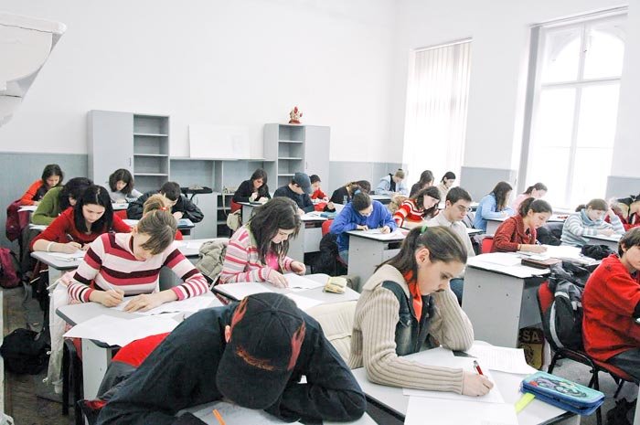 „Clasa a IX-a va rămâne la liceu“ 89395