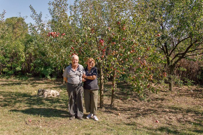 Familie de intelectuali retrasă la sat, model pentru fermieri 89492
