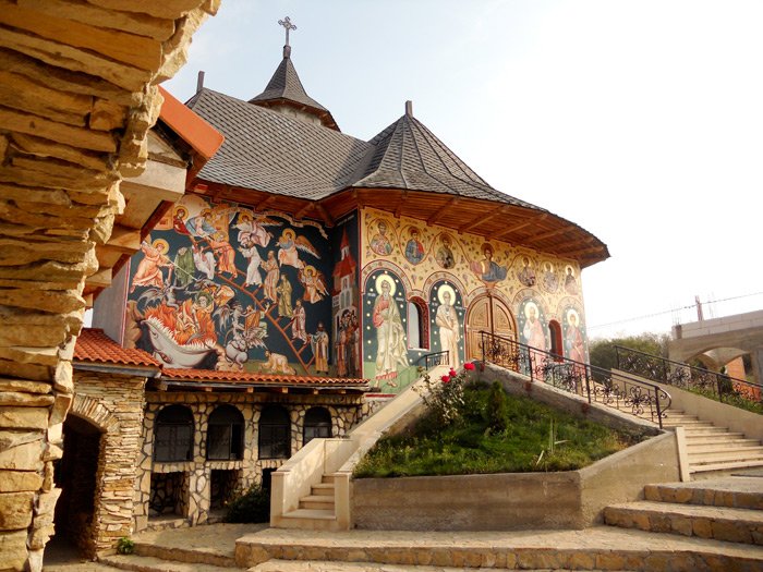 Cripta cu martirii de la Mănăstirea „Sfântul Filip“ 89512