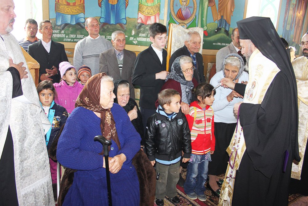 Sfântul Maslu şi caravană medicală în Parohia Berteştii de Jos 89524