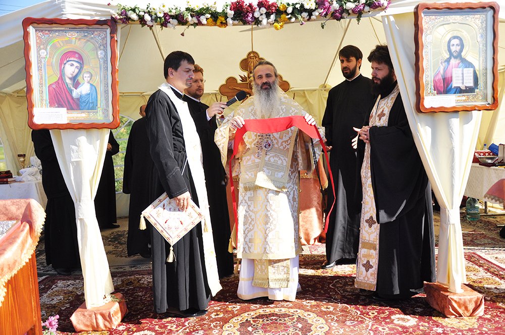 Slujbă arhierească şi sfinţire de paraclis la parohia Pietrărie - Bârnova 89534