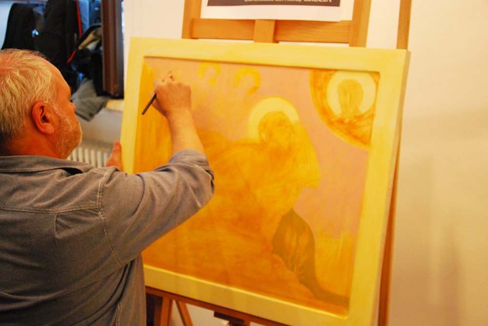 15 pictori realizează icoane bizantine în faţa vizitatorilor 89580