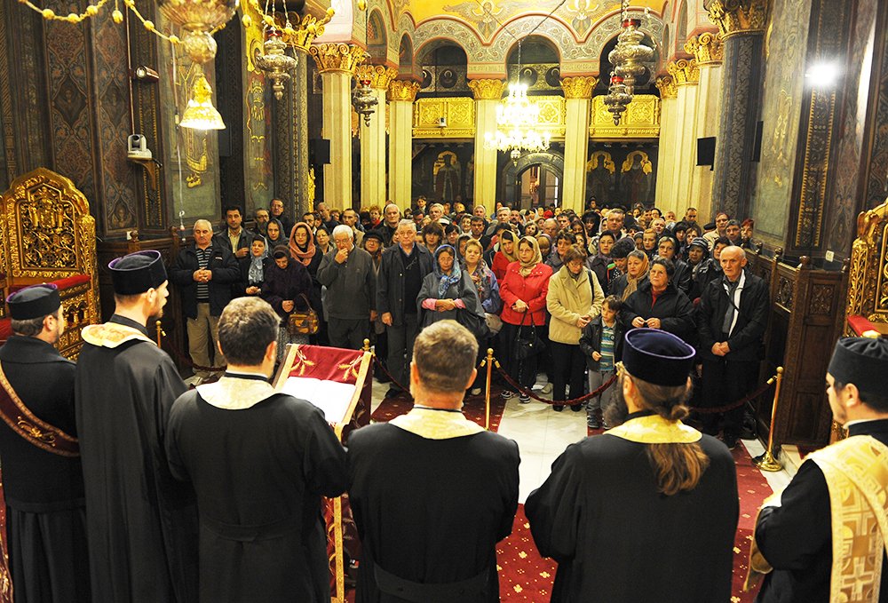 300 de pelerini români au plecat spre insula Eghina 89581