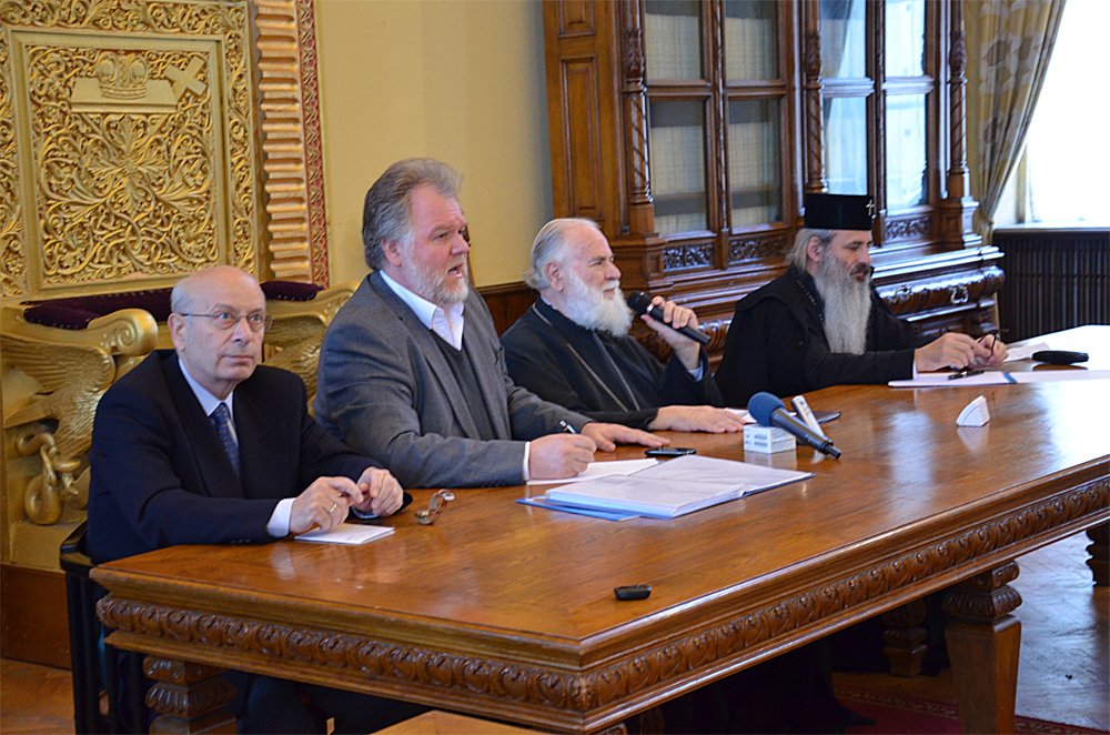 Pr. prof. Georgios Metallinos şi prof. Dimitrios Tselengidis au conferenţiat la Iaşi 89594