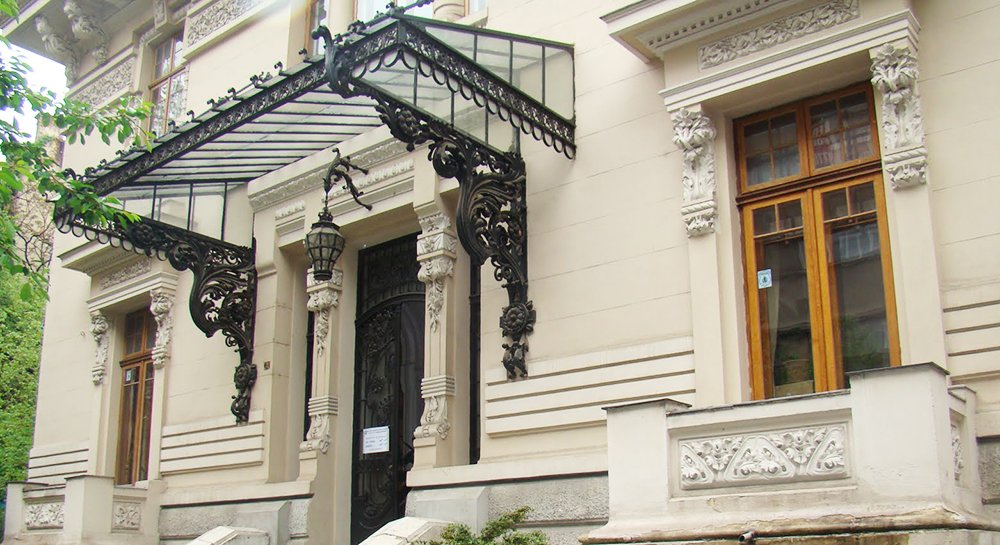 Sala de lectură, un loc care vă aşteaptă 89602