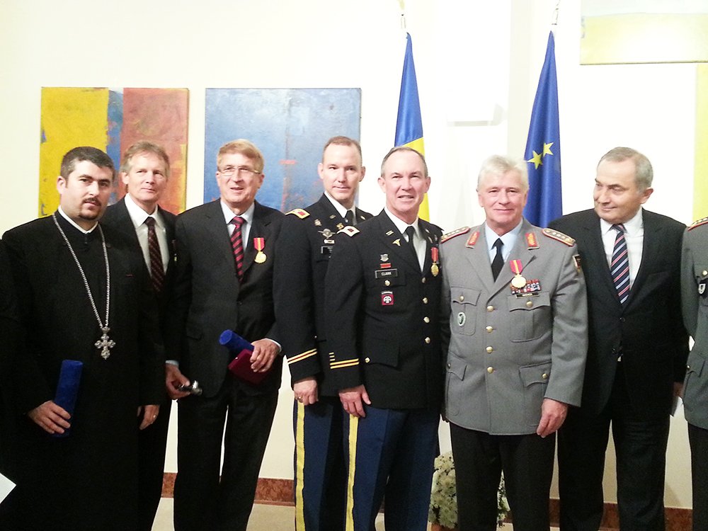 Un preot român misionar a fost decorat în Germania 89599