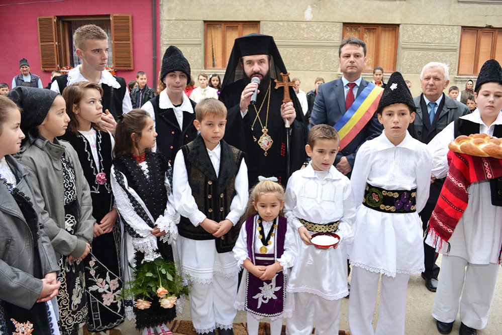 Sfinţii Arhangheli Mihail şi Gavriil sărbătoriţi de bănăţeni 89639