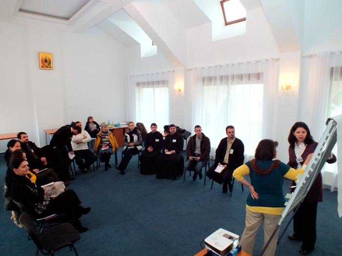 Curs de management operaţional pentru membrii Federaţiei Filantropia 89650