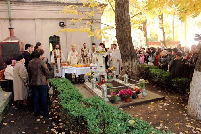 Sărbătoarea Sfântului Ierarh Nectarie la Galaţi 89649