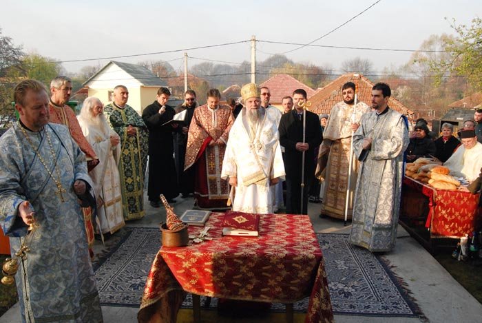 Trei lăcaşuri de închinare au fost resfinţite 89681