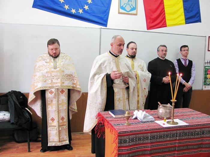 A fost sfinţit cabinetul de religie al Liceului „Dimitrie Cantemir“ 89709