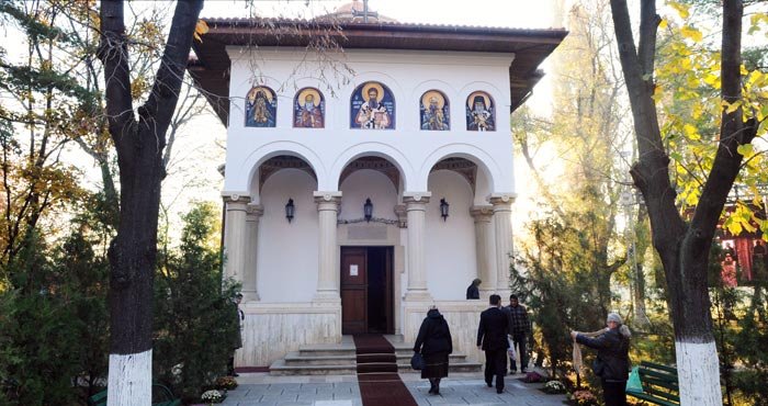 Hramul paraclisului Universităţii Politehnica Bucureşti 89688