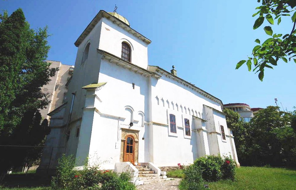 Fragment din mantia Sfântului Ioan Maximovici, la Biserica Vovidenia din Iaşi 89143