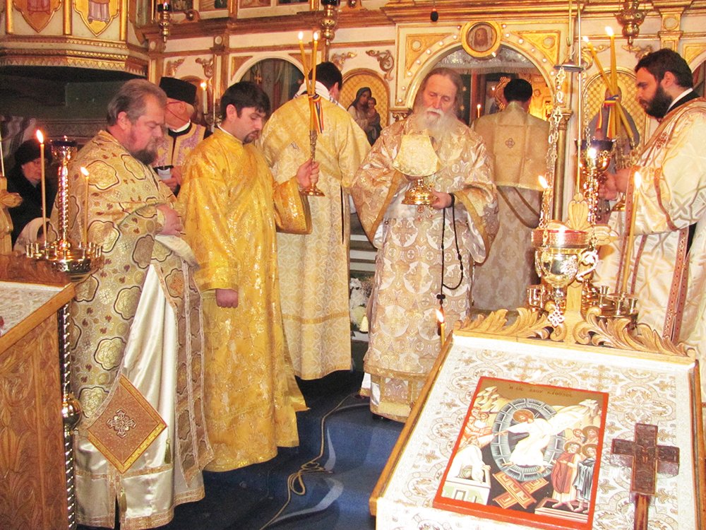 Liturghie arhierească la Biserica „Sfântul Dumitru“ din Rădăuţi 89169