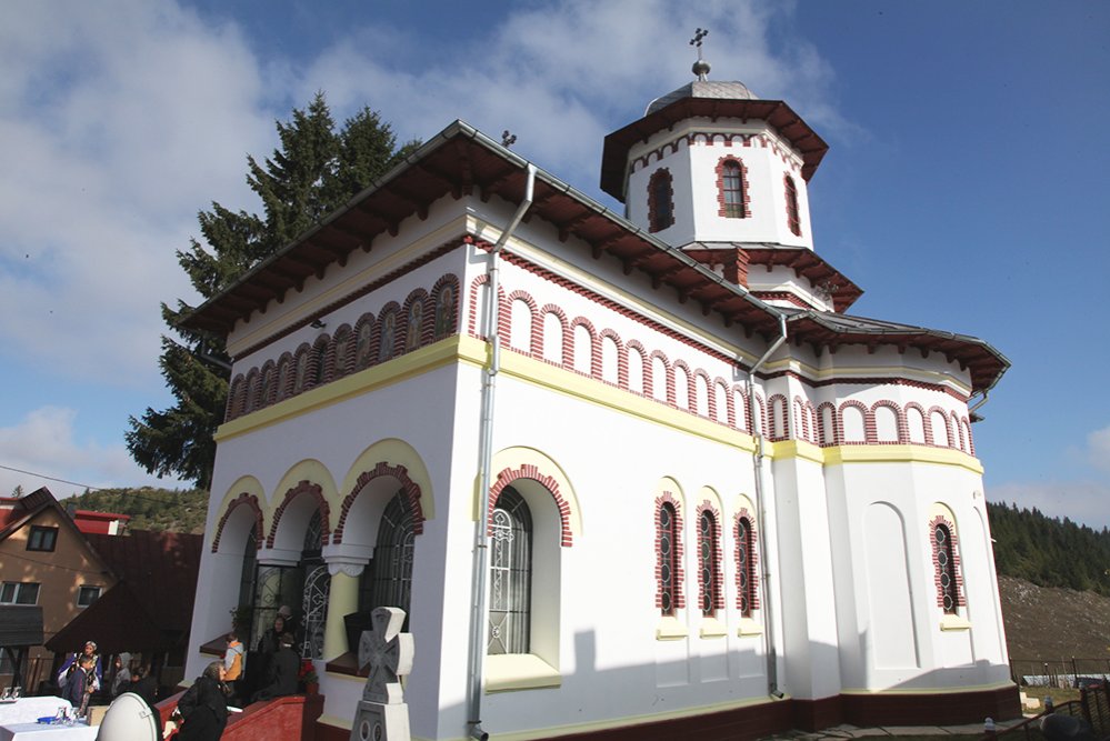 „Catedrala munţilor“ de la Fundata 89056