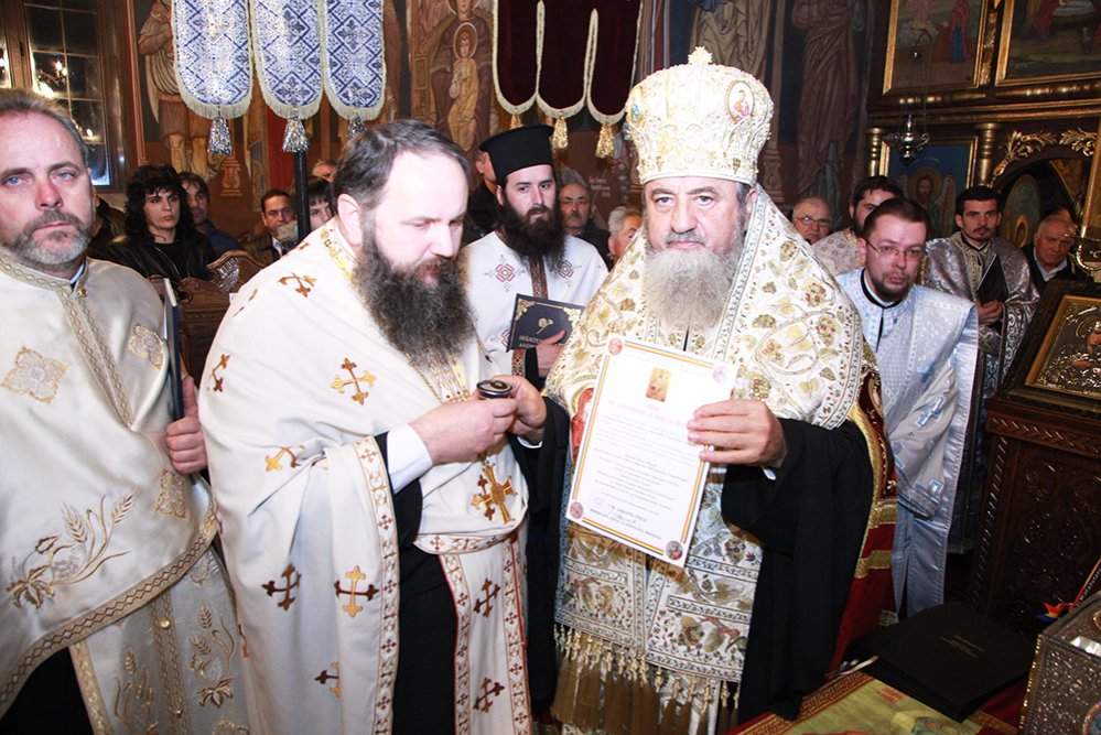 Moaşte de la nouă sfinţi aduse la Moeciu de Jos 89066