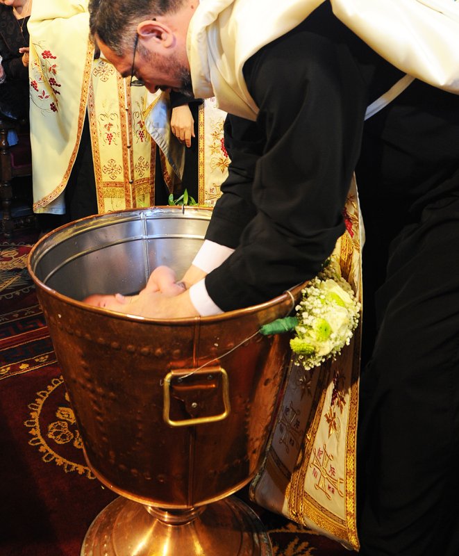 Importanţa botezului pruncilor 89095