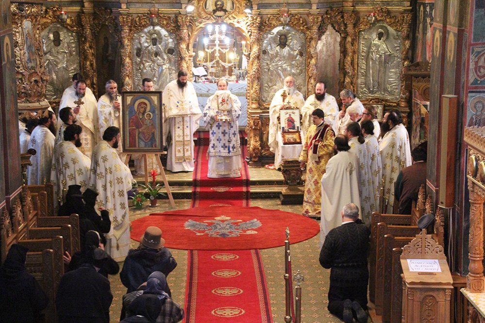 Lucrările Sinaxei stareţilor şi stareţelor din Arhiepiscopia Romanului şi Bacăului 89091